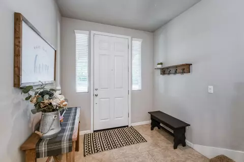 Entry Way - 3606 Saginaw Ave, Clovis, CA 93619 photo 1 of 5