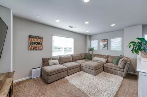 Living - 3606 Saginaw Ave, Clovis, CA 93619 photo 3 of 3