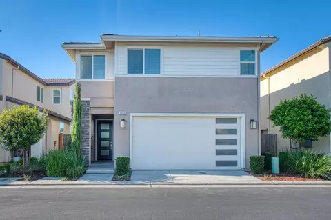 3660 Parkstone Way, Clovis, CA 93619