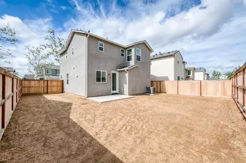 Exterior - 787 Laina Ave, Madera, CA 93636 photo 8 of 10