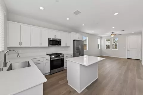 Kitchen - 787 Laina Ave, Madera, CA 93636 photo 3 of 3