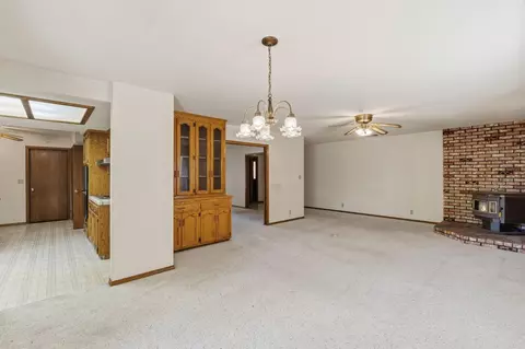 Living - 19098 Deane Dr, Madera, CA 93638 photo 7 of 9