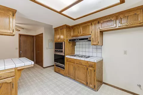 Kitchen - 19098 Deane Dr, Madera, CA 93638 photo 5 of 6