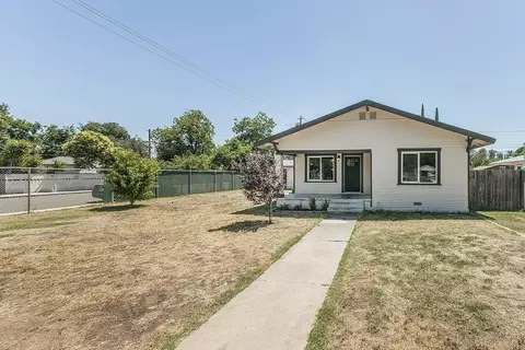 1044 E Cornell Ave, Fresno, CA 93704