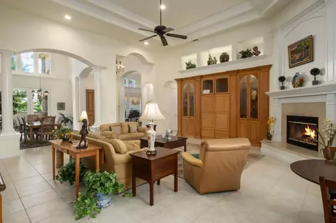 Living - 3386 E Via Monte Verdi Ave, Clovis, CA 93619 photo 4 of 6