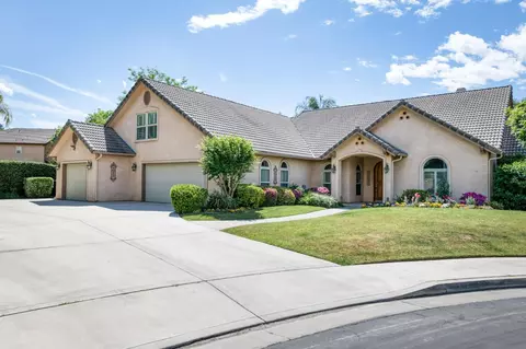 4907 Lakewood Ct, Visalia, CA 93291