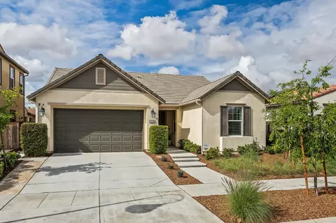 4530 Hillside Rd, Madera, CA 93636