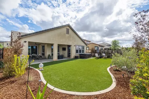 Exterior - 4530 Hillside Rd, Madera, CA 93636 photo 5 of 8