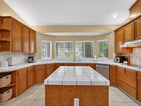 Kitchen - 3505 Doubletree Way, Madera, CA 93637 photo 3 of 5