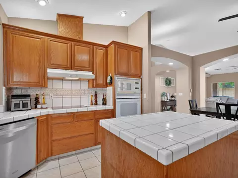 Kitchen - 3505 Doubletree Way, Madera, CA 93637 photo 4 of 5