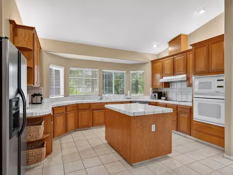 Kitchen - 3505 Doubletree Way, Madera, CA 93637 photo 2 of 5