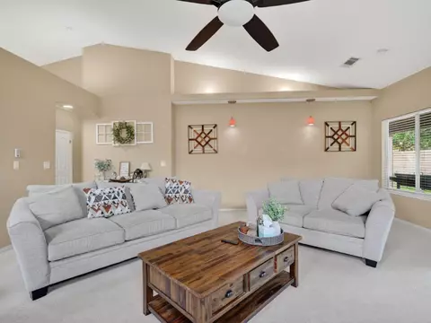 Living - 3505 Doubletree Way, Madera, CA 93637 photo 3 of 5