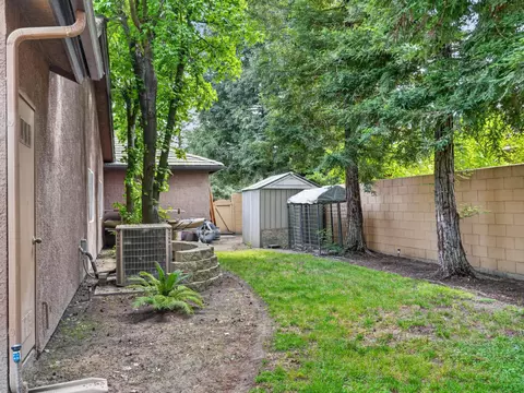 Exterior - 3505 Doubletree Way, Madera, CA 93637 photo 9 of 9