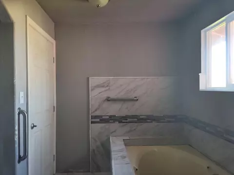 Bath - 22136 Fairfax Ave, Lemoore, CA 93245 photo 2 of 2