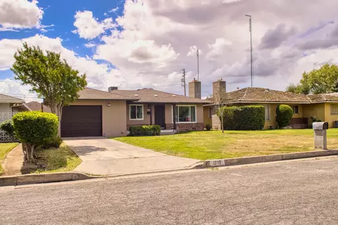 1712 W 5th St, Madera, CA 93637