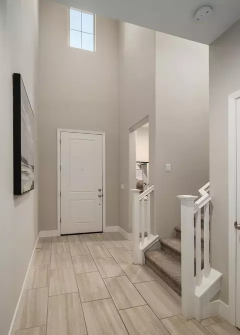 Entry Way - 4228 Vineyard Dr, Madera, CA 93636 photo 5 of 6
