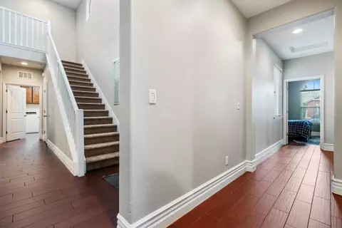 Entry Way - 1047 Maine Ave, Clovis, CA 93619 photo 5 of 9
