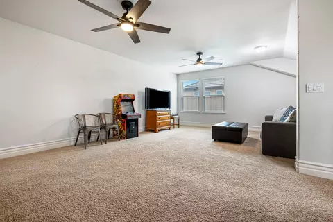 Entry Way - 1047 Maine Ave, Clovis, CA 93619 photo 7 of 9
