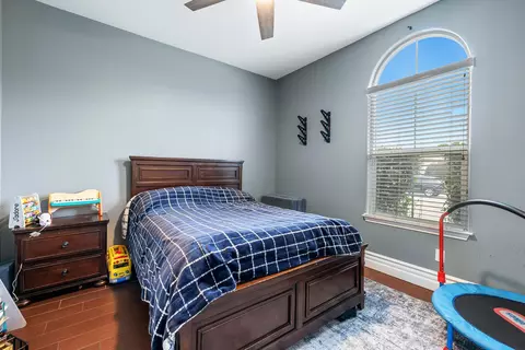 Bedroom - 1047 Maine Ave, Clovis, CA 93619 photo 3 of 8