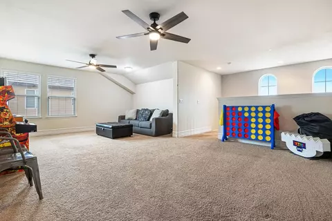 Entry Way - 1047 Maine Ave, Clovis, CA 93619 photo 8 of 9