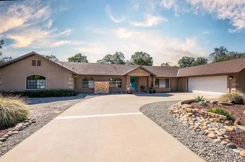 42404 John Muir Dr, Coarsegold, CA 93614