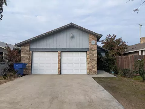 4815 E Geary St, Fresno, CA 93725