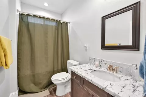 Bath - 1109 Wasatch Dr, Madera, CA 93638 photo 2 of 2