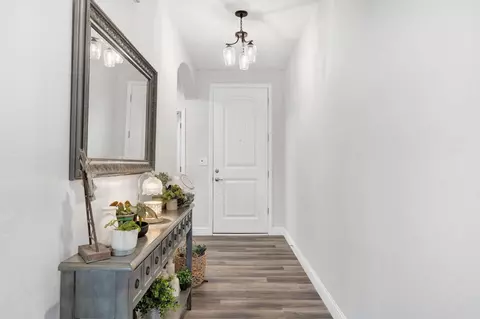 Entry Way - 1109 Wasatch Dr, Madera, CA 93638 photo 2 of 5