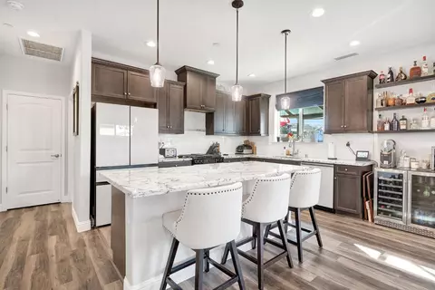 Kitchen - 1109 Wasatch Dr, Madera, CA 93638 photo 3 of 5