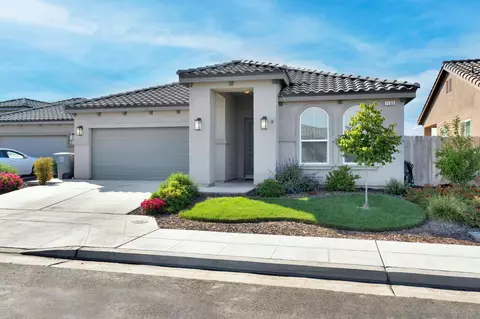 Exterior - 1109 Wasatch Dr, Madera, CA 93638 photo 2 of 8