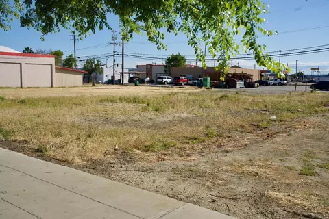 1148 O St, Firebaugh, CA 93622 photo 4