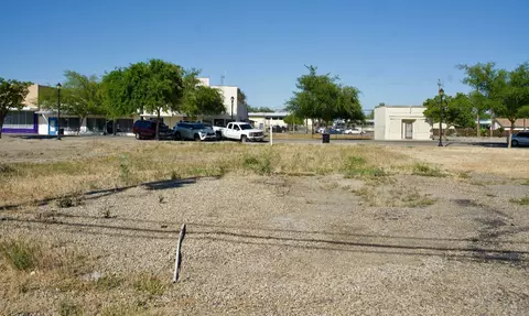 1148 O St, Firebaugh, CA 93622 photo 2