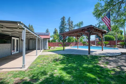 Exterior - 2250 Escalon Ave, Clovis, CA 93611 photo 8 of 13