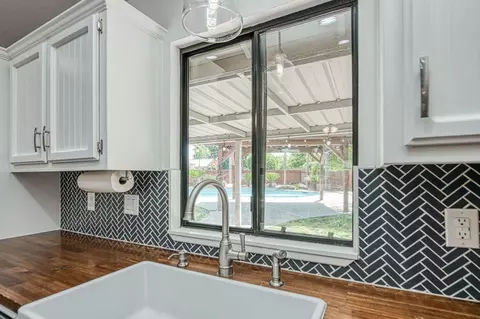 Kitchen - 2250 Escalon Ave, Clovis, CA 93611 photo 6 of 6
