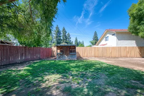 Exterior - 2250 Escalon Ave, Clovis, CA 93611 photo 12 of 13