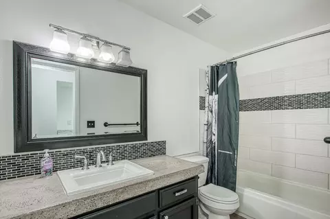 Bath - 2250 Escalon Ave, Clovis, CA 93611 photo 1 of 2