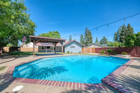 Exterior - 2250 Escalon Ave, Clovis, CA 93611 photo 6 of 13