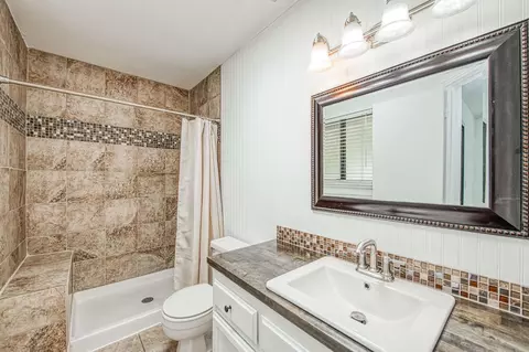 Bath - 2250 Escalon Ave, Clovis, CA 93611 photo 2 of 2