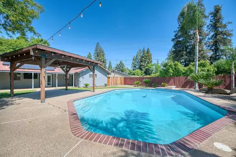 Exterior - 2250 Escalon Ave, Clovis, CA 93611 photo 10 of 13