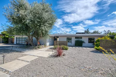 1527 W San Ramon Ave, Fresno, CA 93711