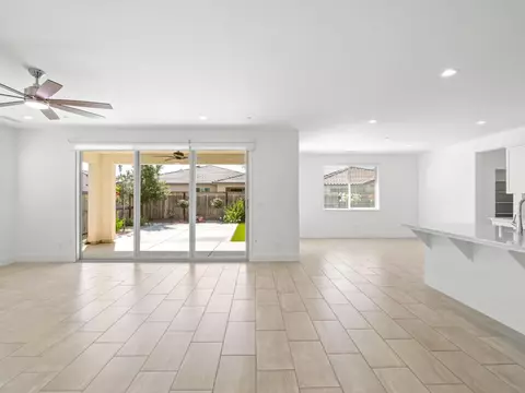 Living - 4486 Crown Bluffs Dr, Madera, CA 93636 photo 2 of 6