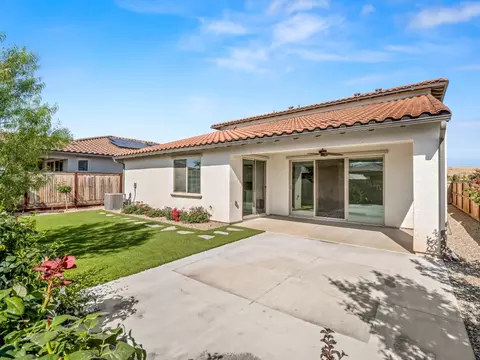 Exterior - 4486 Crown Bluffs Dr, Madera, CA 93636 photo 4 of 8