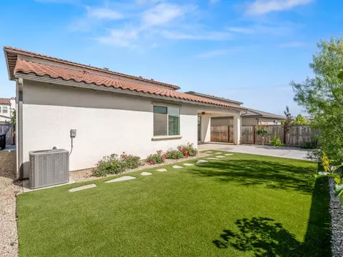Exterior - 4486 Crown Bluffs Dr, Madera, CA 93636 photo 7 of 8