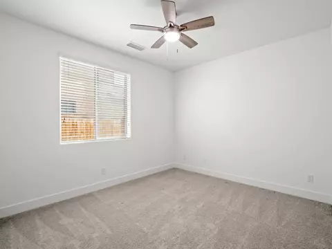 Bedroom - 4486 Crown Bluffs Dr, Madera, CA 93636 photo 9 of 10