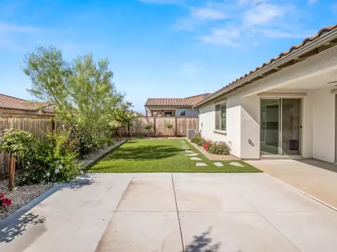 Exterior - 4486 Crown Bluffs Dr, Madera, CA 93636 photo 5 of 8