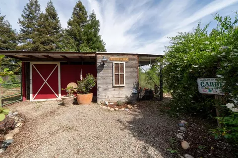Exterior - 22052 Melrose Ct, Madera, CA 93638 photo 11 of 19