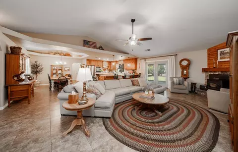 Living - 22052 Melrose Ct, Madera, CA 93638 photo 1 of 1