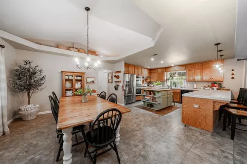 Other - 22052 Melrose Ct, Madera, CA 93638 photo 6 of 8