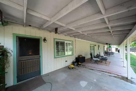 Exterior - 22052 Melrose Ct, Madera, CA 93638 photo 6 of 19