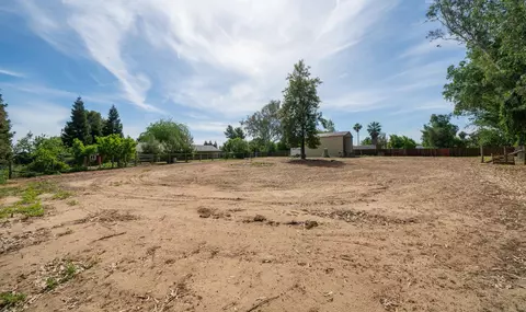 Exterior - 22052 Melrose Ct, Madera, CA 93638 photo 14 of 19